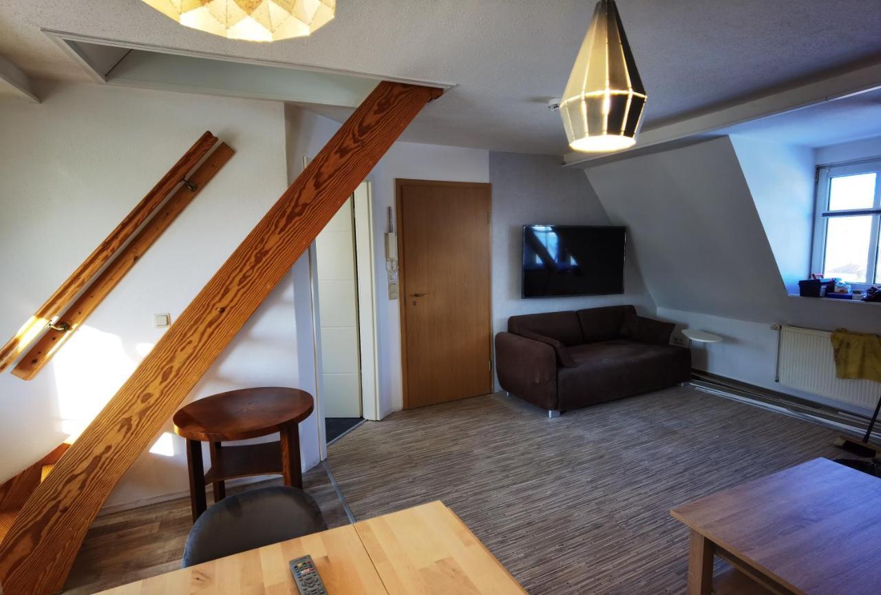 Gemuetliche Dachwohnung Mit Kleiner Oder Grosser Dachterrasse Nebeneinander Wolmirstedt Exterior photo
