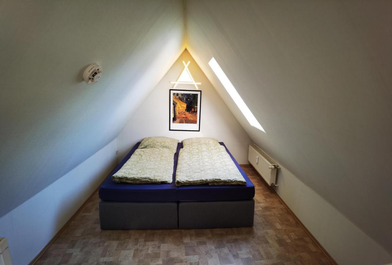 Gemuetliche Dachwohnung Mit Kleiner Oder Grosser Dachterrasse Nebeneinander Wolmirstedt Exterior photo