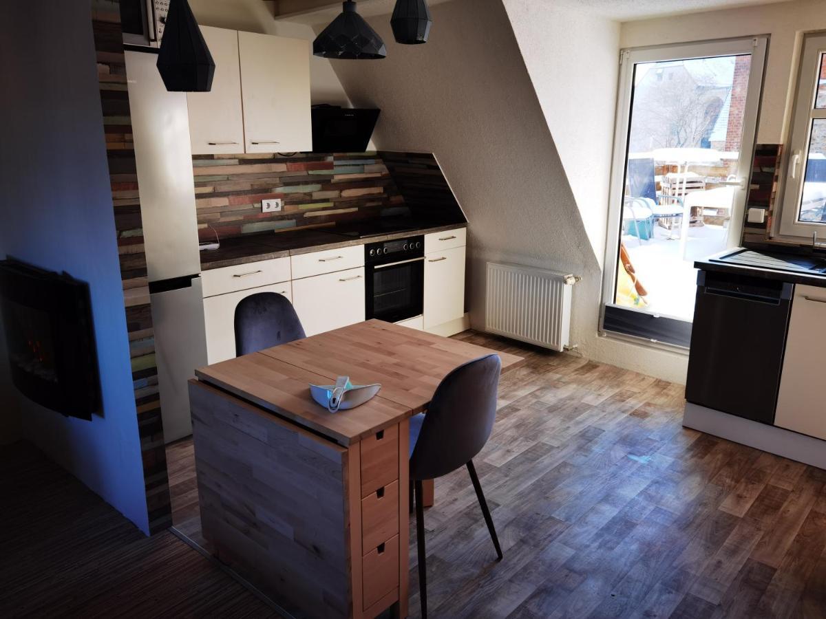 Gemuetliche Dachwohnung Mit Kleiner Oder Grosser Dachterrasse Nebeneinander Wolmirstedt Exterior photo
