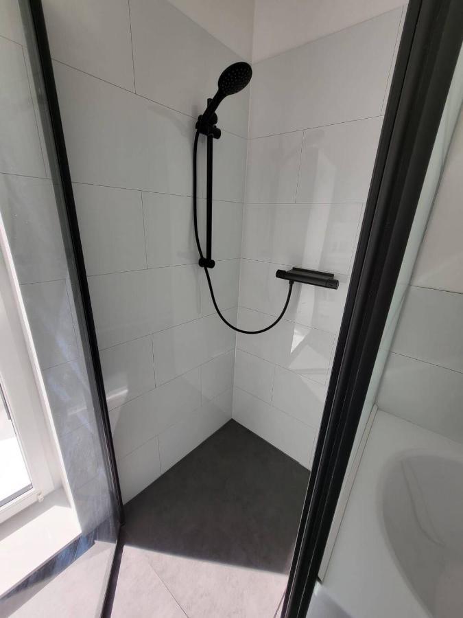 Gemuetliche Dachwohnung Mit Kleiner Oder Grosser Dachterrasse Nebeneinander Wolmirstedt Exterior photo
